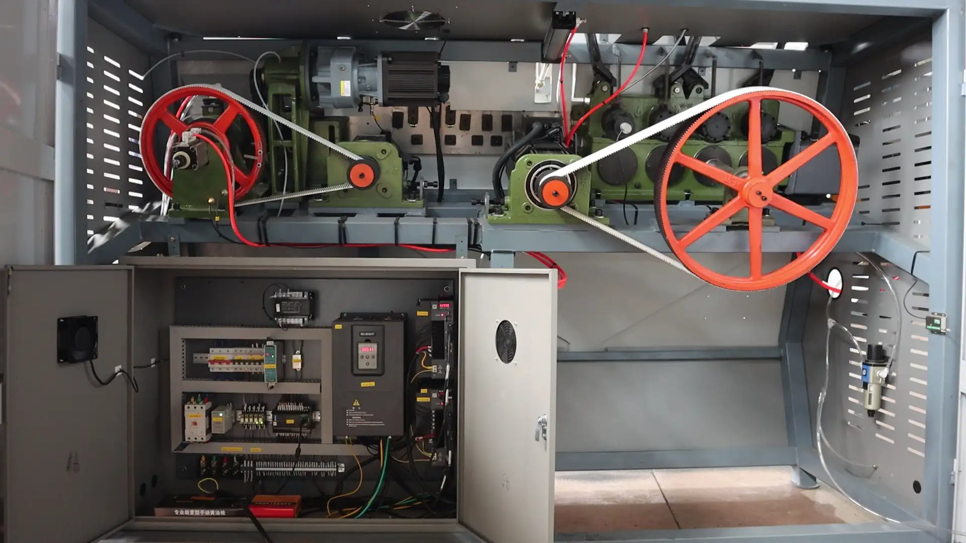 Rear view of the automatic steel bar stirrup bending machine VLGW6-12 showing the orderly wire layout.