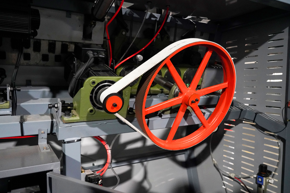 Overcoming Slippage and Inertia: How the VLGW12B CNC Rebar Bender Revolutionizes Stirrup Production High-precision square and star-shaped rebar stirrups processed by the VLGW12B automatic rebar bending machine.